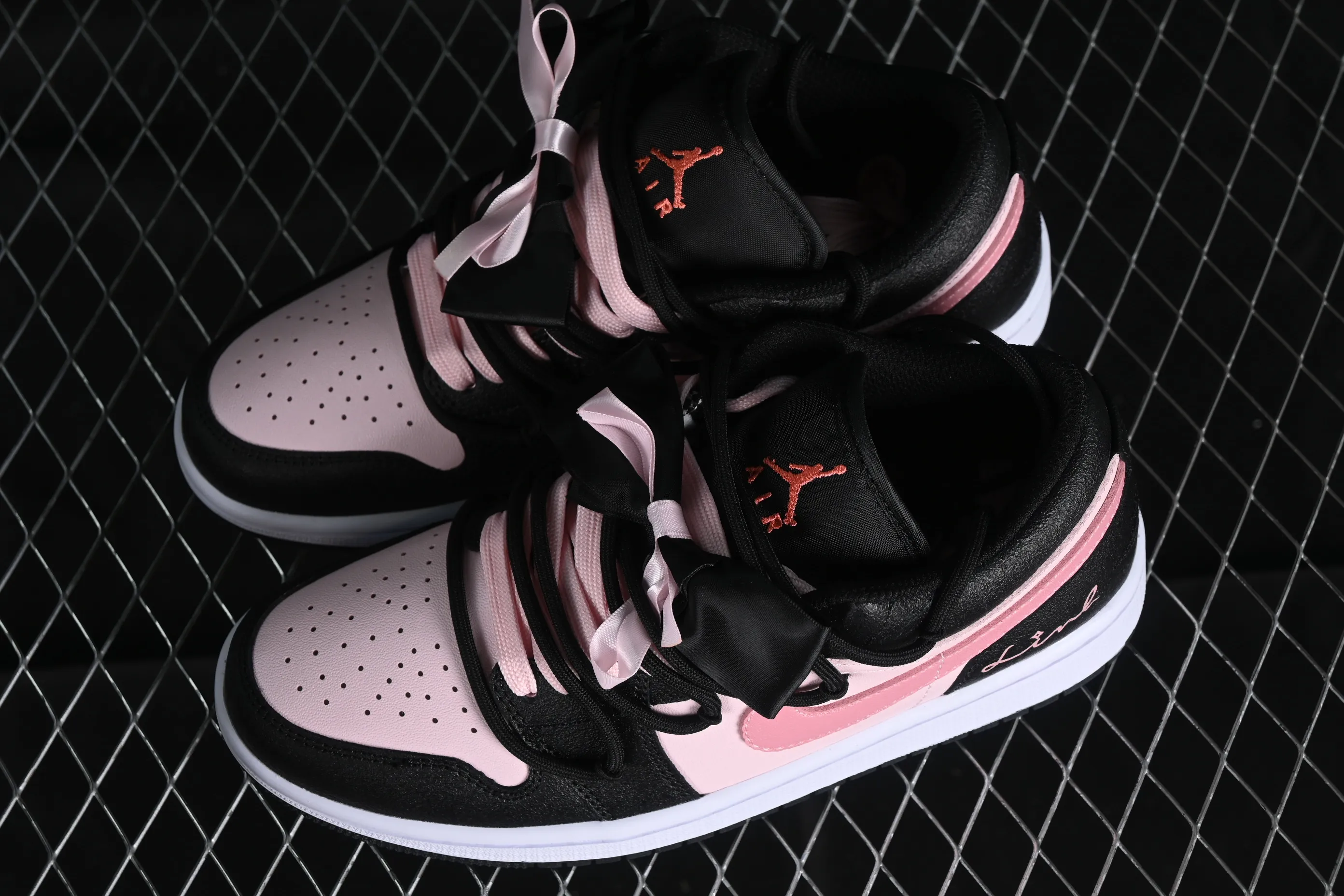 All categories Air Jordan Jordan series basketball shoes Air Jordan 1 Low Air Jordan 1 Low AJ1 Joe 1 Zhizhiberry black pink bow low-top cultural retro basketball shoes DX4374-008